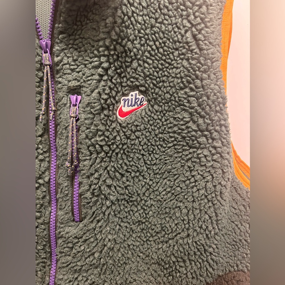 Men’s Green Nike Sportswear Sherpa Fleece Vest size men’s Extra Large (XL)